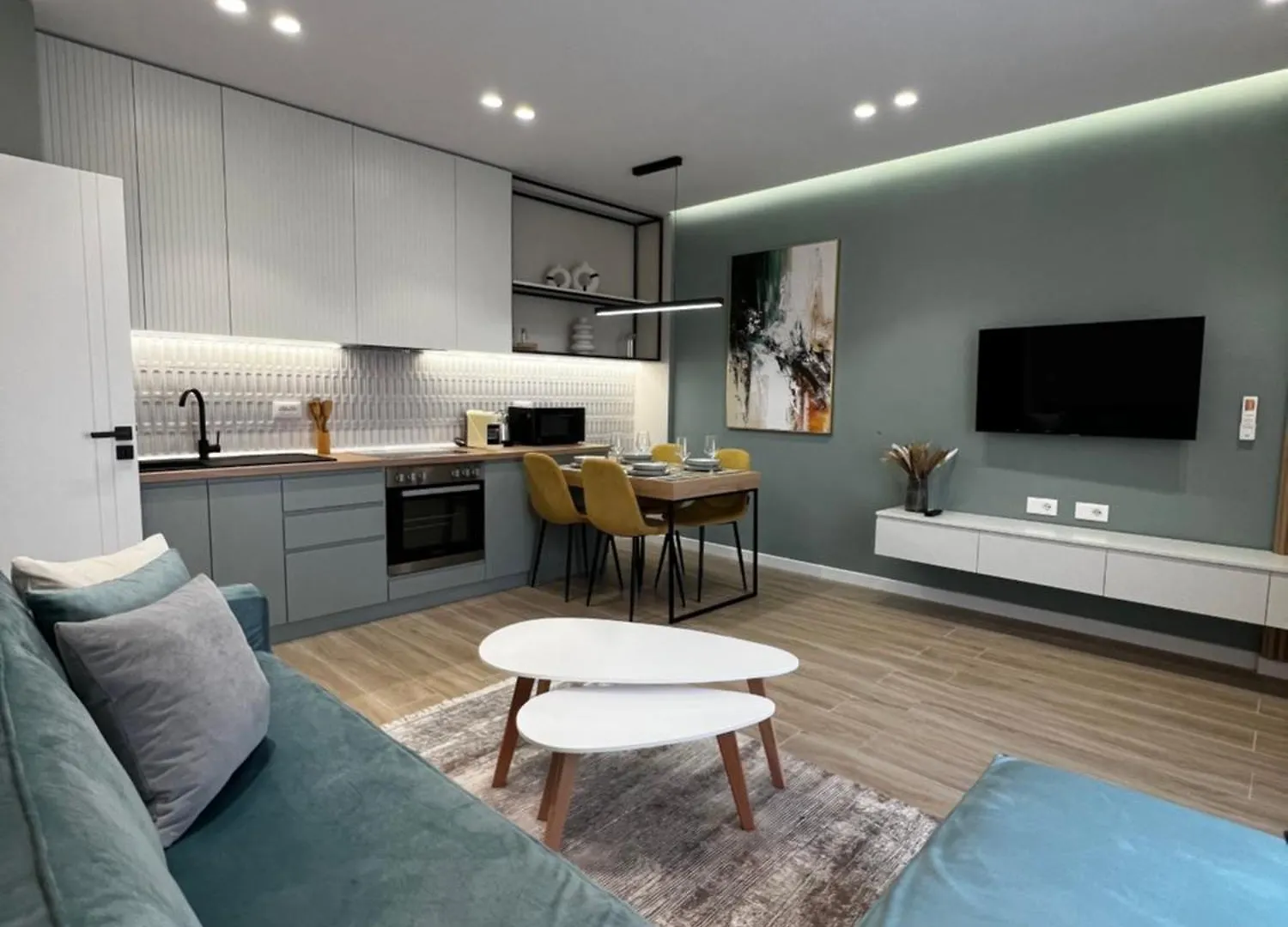 Luxurious Seaside Apartment 1 Durrës